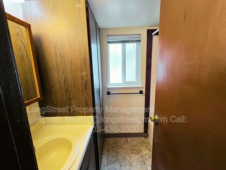 2135 NW Highland Dr #1 — Photo 17