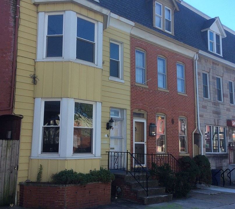 2nd image of 590 W Princess St