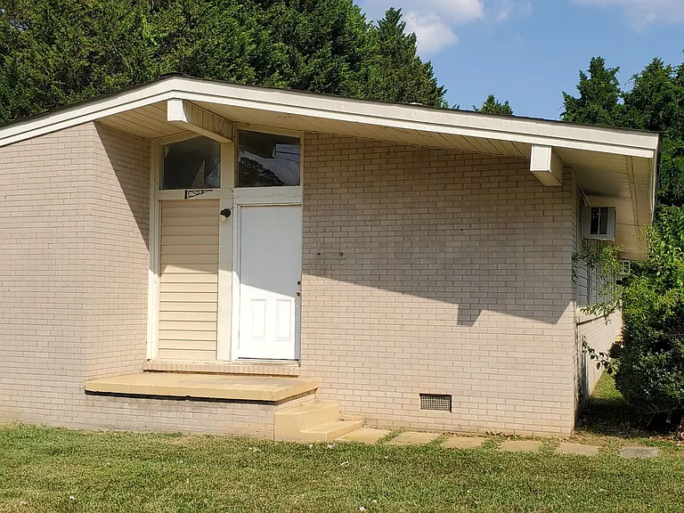 1631 W Rotary Dr — Photo 1
