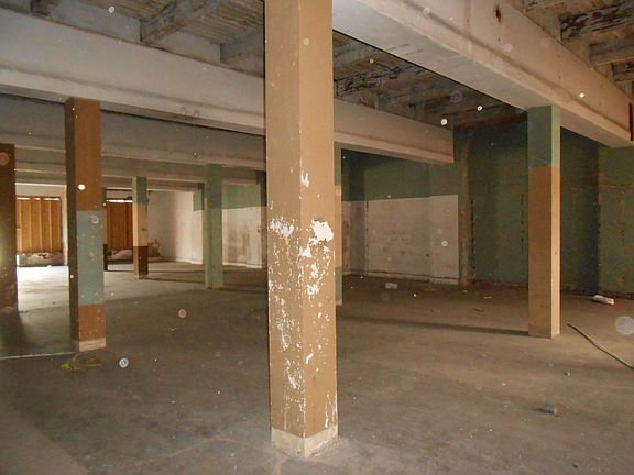 4th image of 1612 Grand Blvd