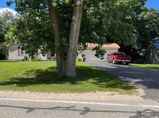 1120 Queensway Dr, Lake Isabella, MI 48893