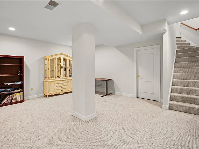 10243 Brittenford Dr — Photo 47