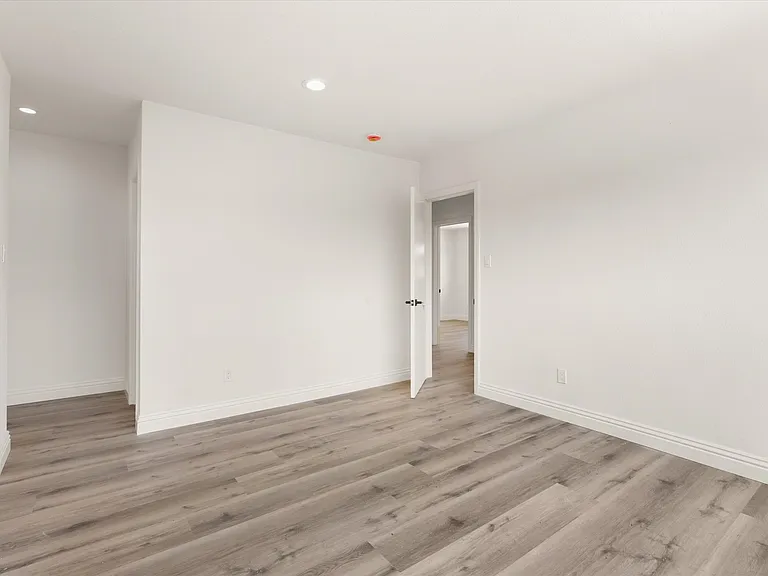 19237 Bryant St #9 — Photo 8