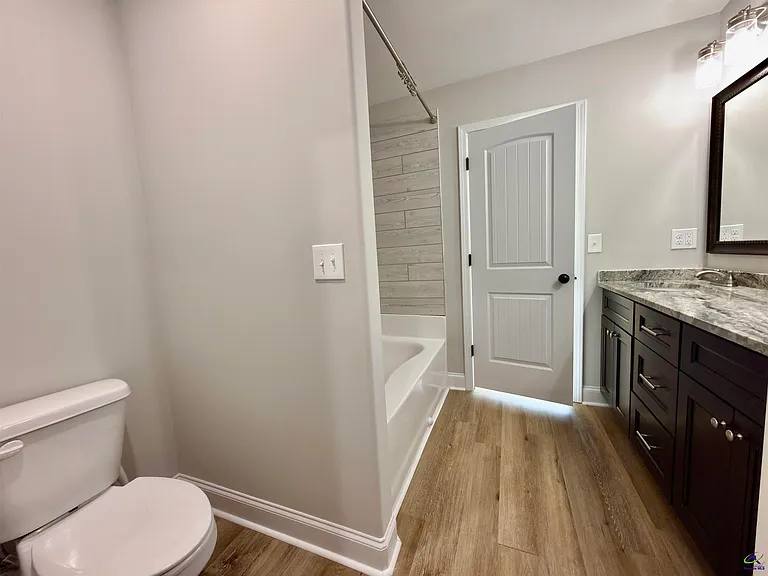 212 Beau Claire Cir — Photo 44