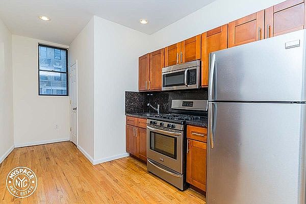 1st image of 689 Lincoln Pl #3C