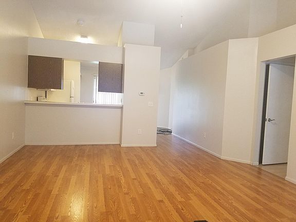 5th image of 128 Reserve Cir