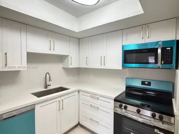 13960 Lake Placid Ct APT C11, Miami Lakes, FL 33014