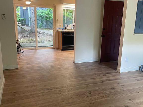 4th image of 650 SW Meadow Dr APT 107