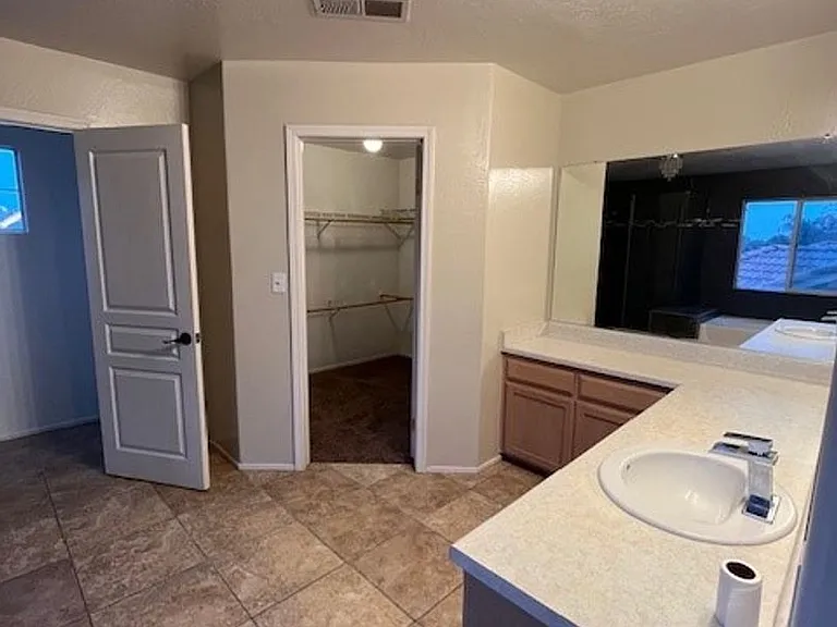 11515 Presidential Rd — Photo 8