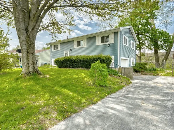 139 Nevins Rd, Henrietta, NY 14467