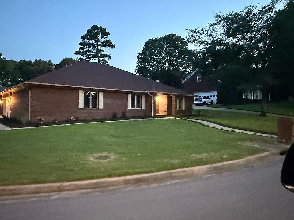Corner lot in Brentwood