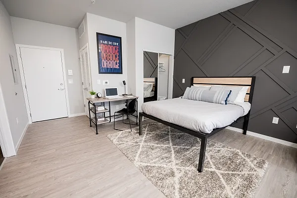 Studio, 430 sqft, $895 — Photo 2