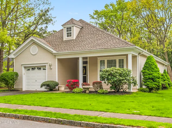 5 Autumn Rise Lane, Lakewood, NJ 08701