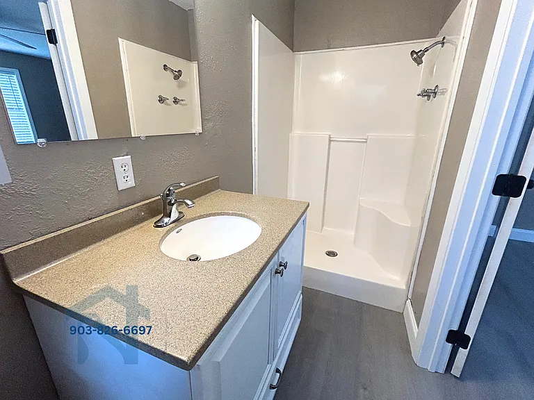 601 Thomas St — Photo 7