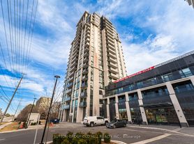204 Burnhamthorpe Rd E