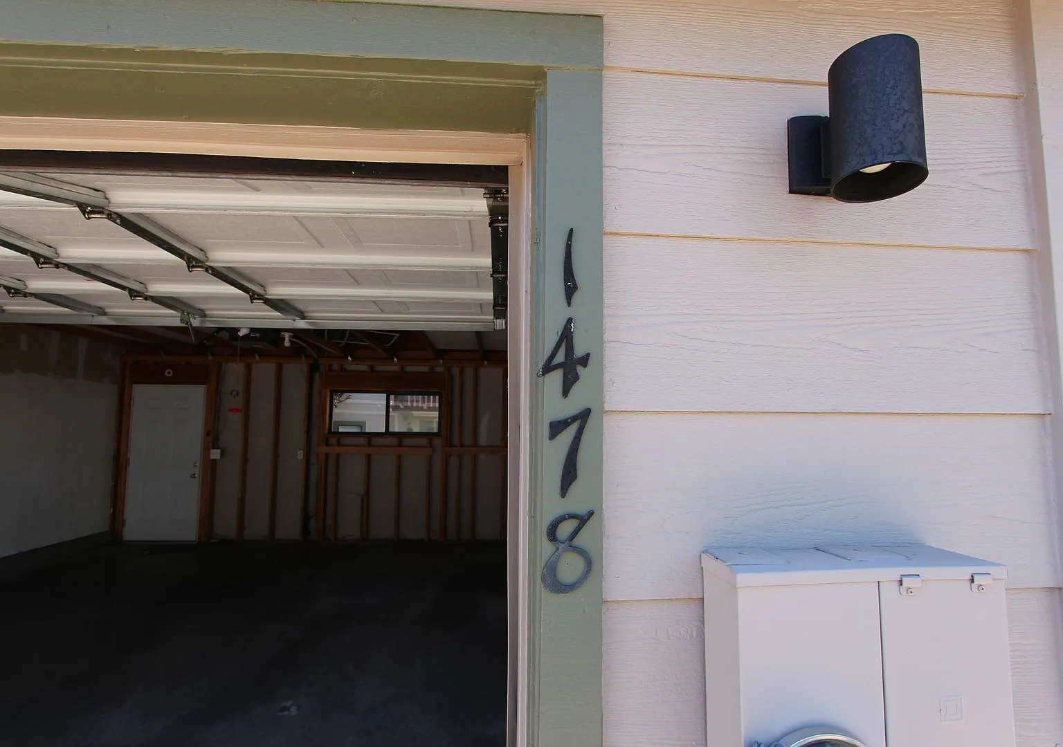 3-Bedroom Rio Townhome with 2-Car Garage and Small Yard — Photo 4