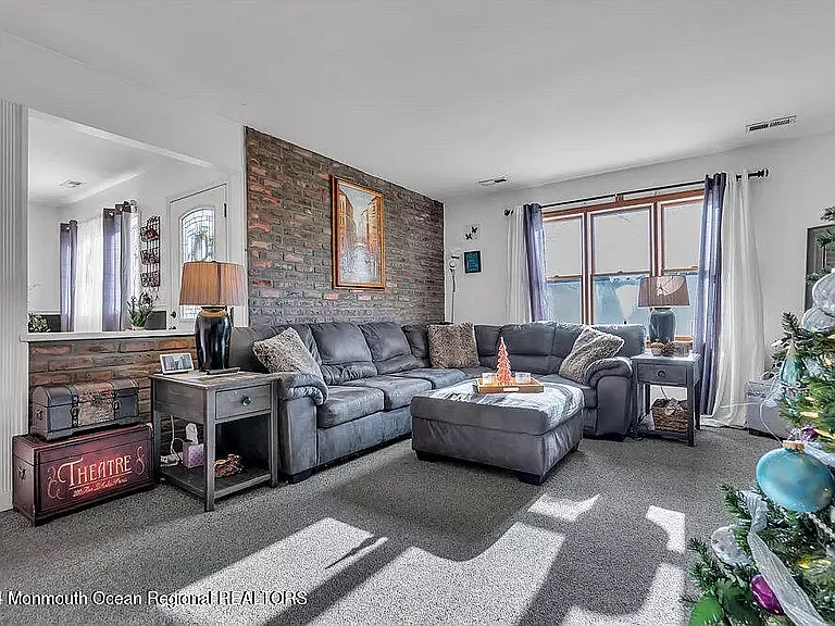 1725 3rd Ave — Photo 15