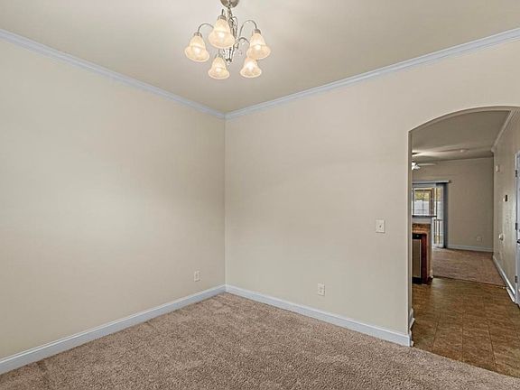 4th image of 410 Glenhaven Ln