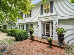 36 Chesterfield Lakes Rd, Chesterfield, MO 63005