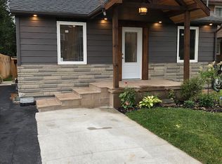 842 6th St #BASEMENT, Mississauga, ON L5E 1N4