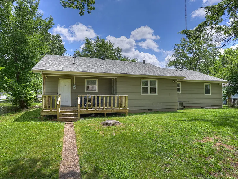 1116 Roosevelt Ave — Photo 37