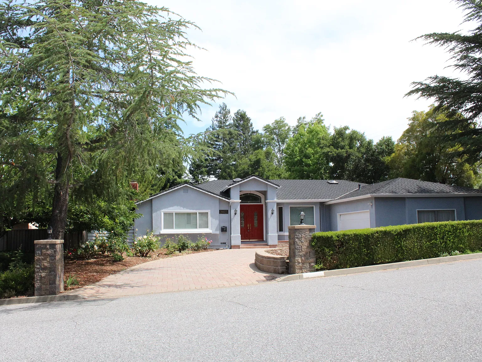 5 bed, 3152 sqft, $8,000 — Photo 1