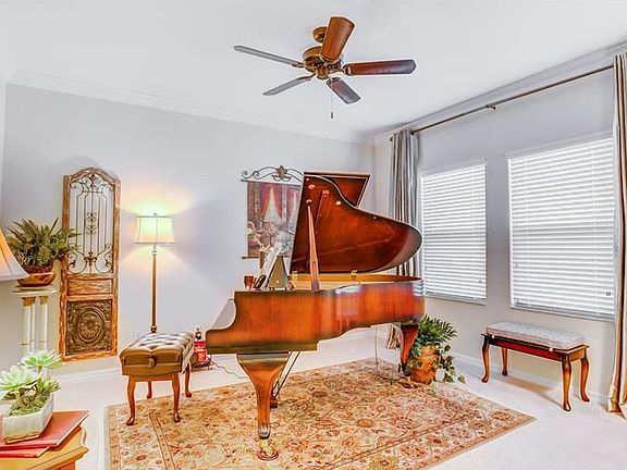 4th image of 2412 Norwood Pl