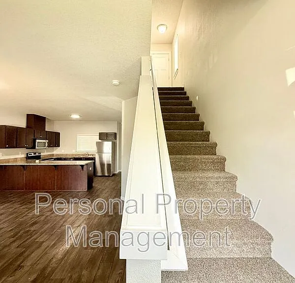 12600 NE 49th St #F — Photo 2