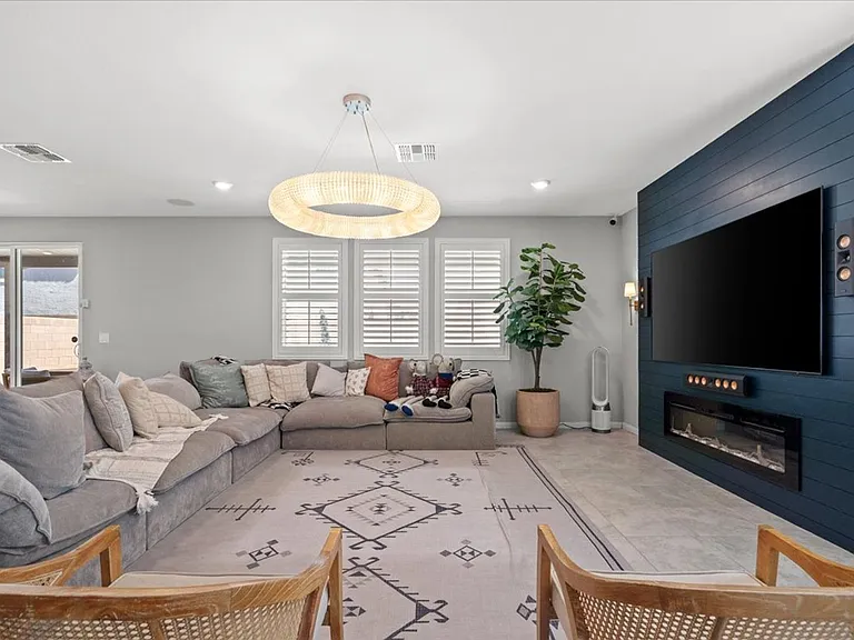 7014 Solano Canyon Ave — Photo 5