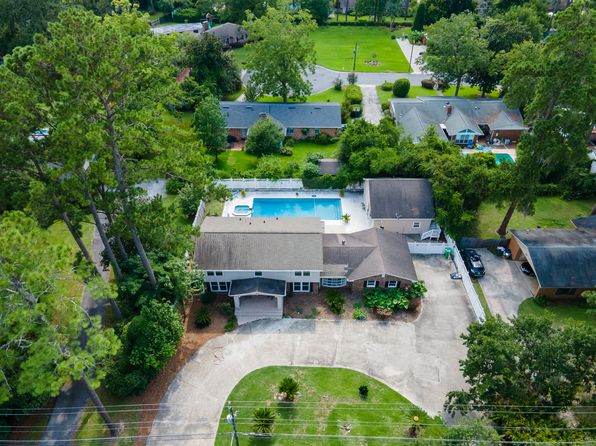 2114 Jerry Jones Dr #A