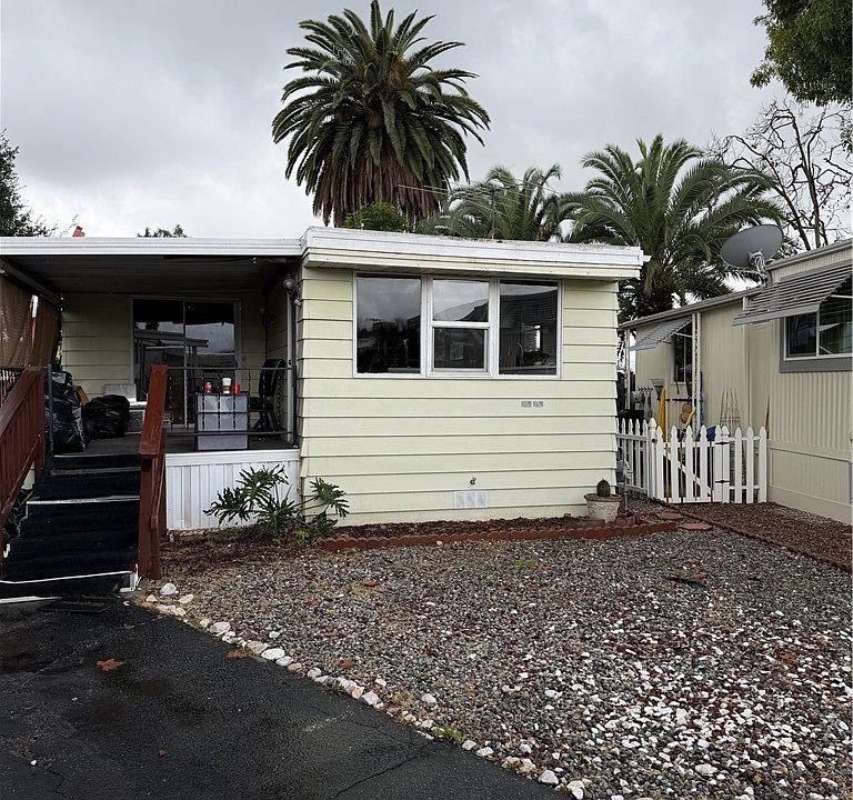 1st image of 301 E Foothill Blvd Space 6