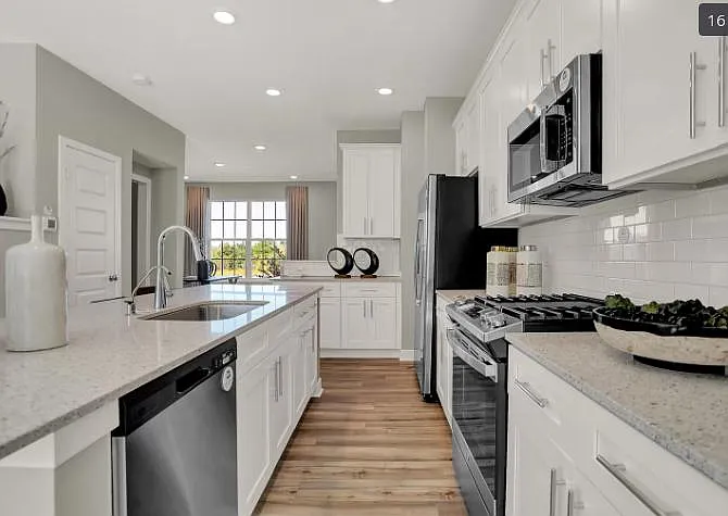 9329 Clarendon Dr — Photo 13