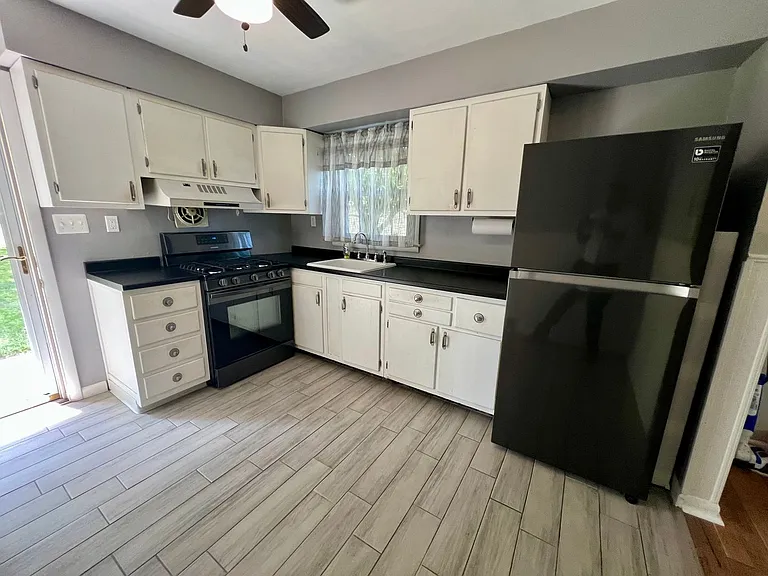 4604 David Dr — Photo 9