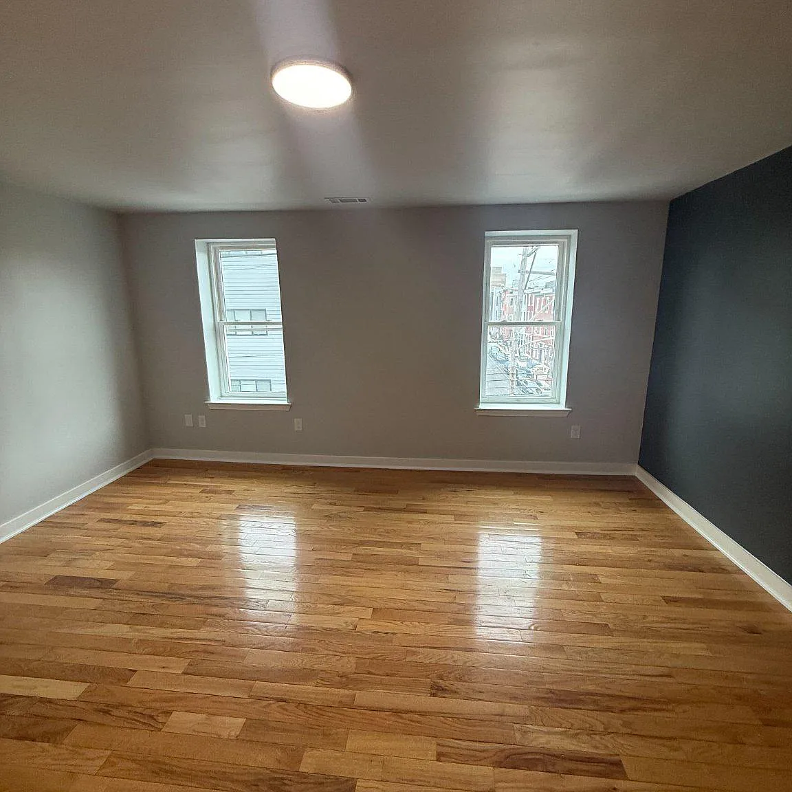 2 bed, 1.0 bath, 832 sqft, $2,100 — Photo 3