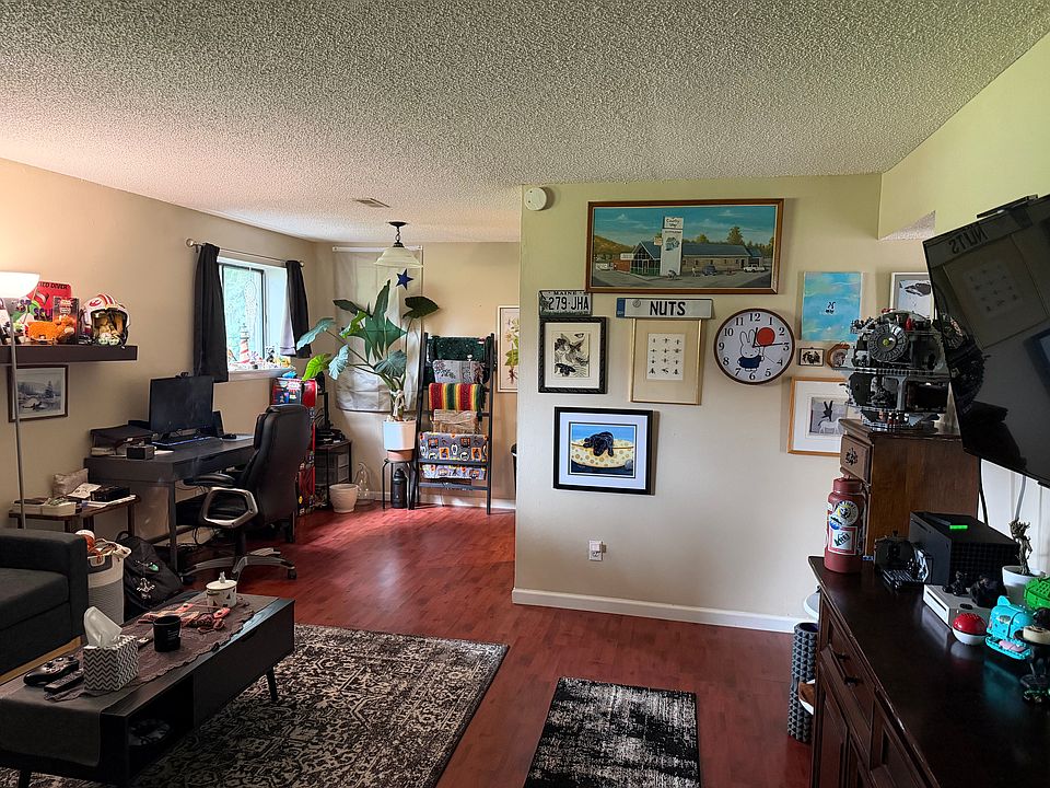 1st image of 112 Lemans Ct #112