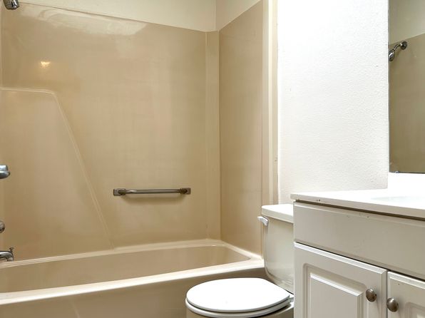 1370 N Oakland Ave APT 1