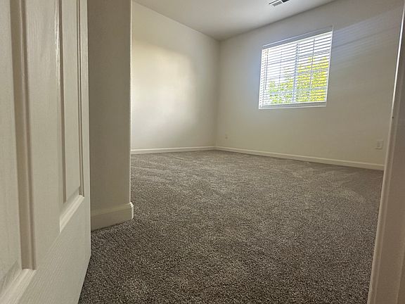 5th image of 6215 SE Lone Oak Pl