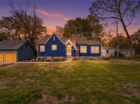 2710 Windsor Ave, Independence, MO 64052