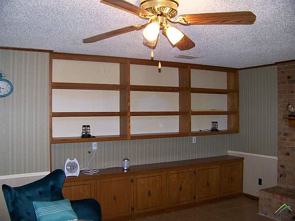 3rd image of 300 Park Ln
