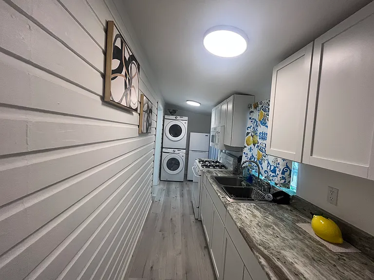 1095 Columbus St #A — Photo 17