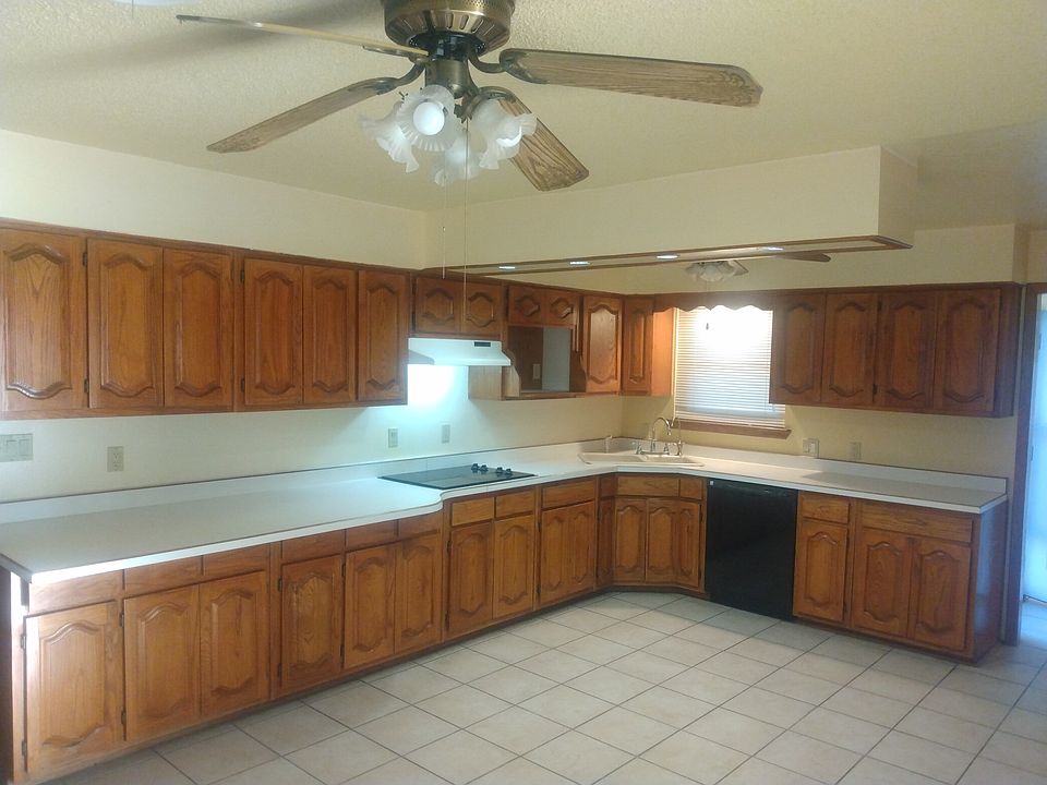 1st image of 1606 Delano Dr