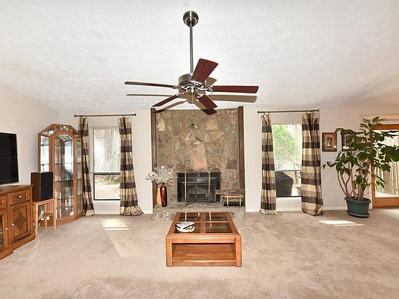 5th image of 235 Lakeland Ct