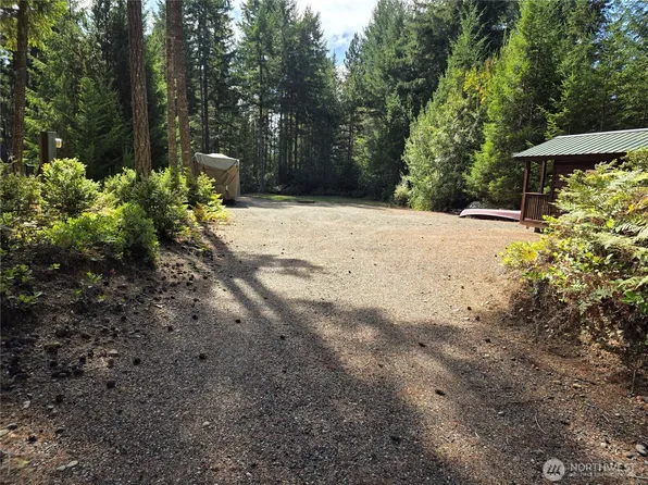 211 E Emerald Lake Dr, Grapeview, WA 98546