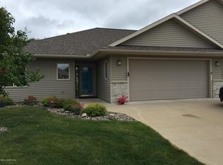 2324 Pinestar Ln SE, Rochester, MN 55904