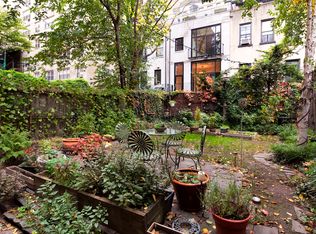 235 E 18th St #1, New York, NY 10003