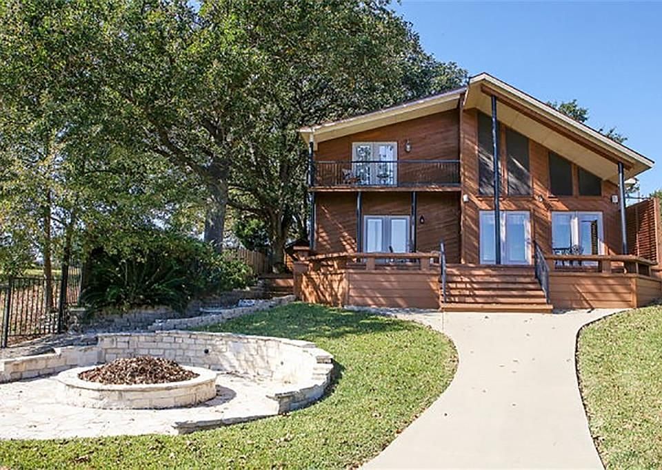 1st image of 2513 Driftwood Dr