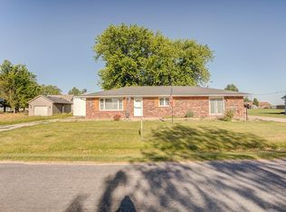 1113 Sparta St, Saint Libory, IL 62282