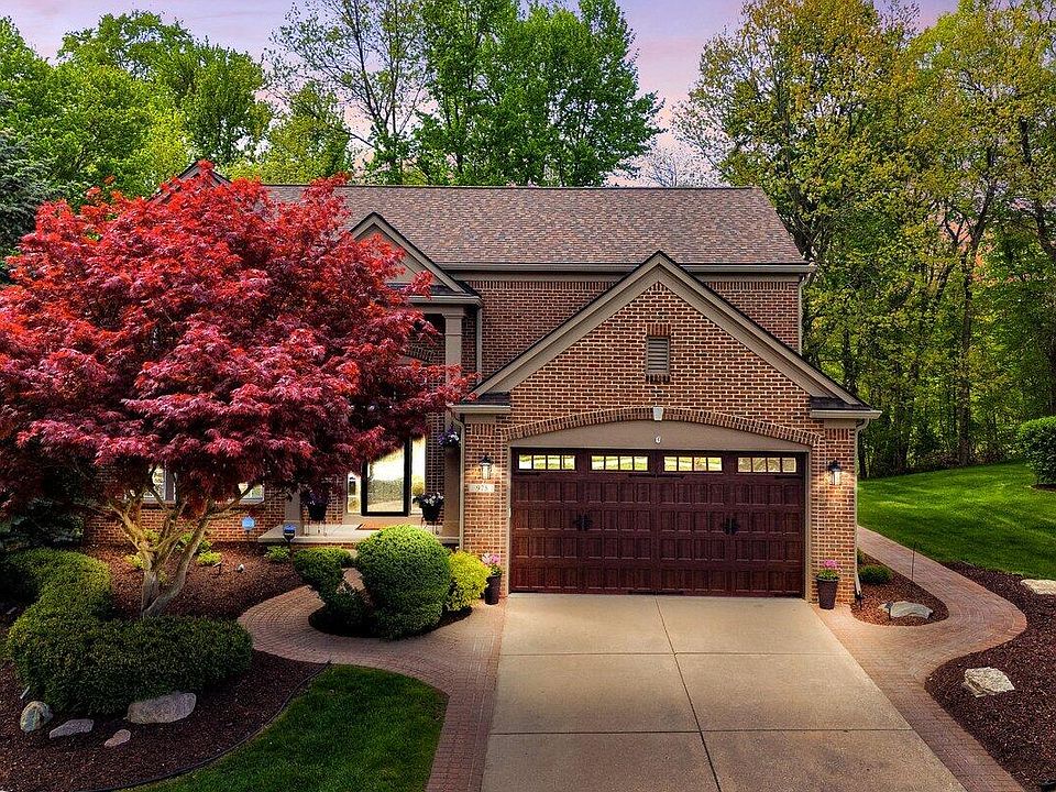 1st image of 975 Hidden Creek Dr