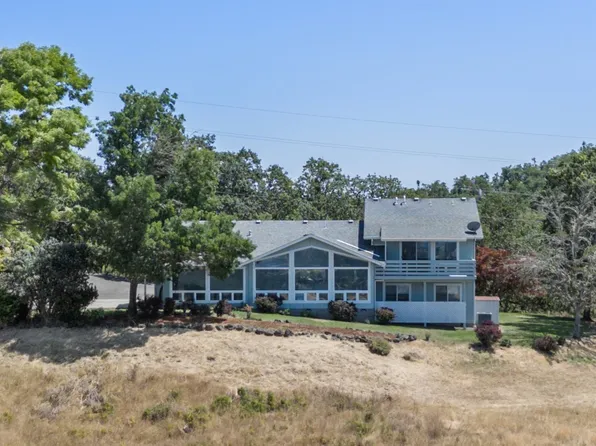 694 Moorea Dr, Roseburg, OR 97471