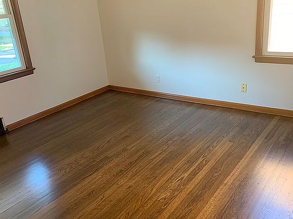 3rd image of 5365 E 132nd St
